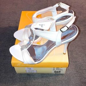 🆕 Aelize - Michaelangelo - David’s Bridal - Heels